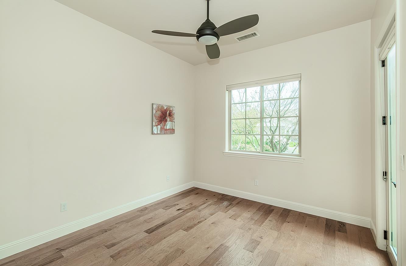 1562 N Empire Ln, Clovis, CA 93619