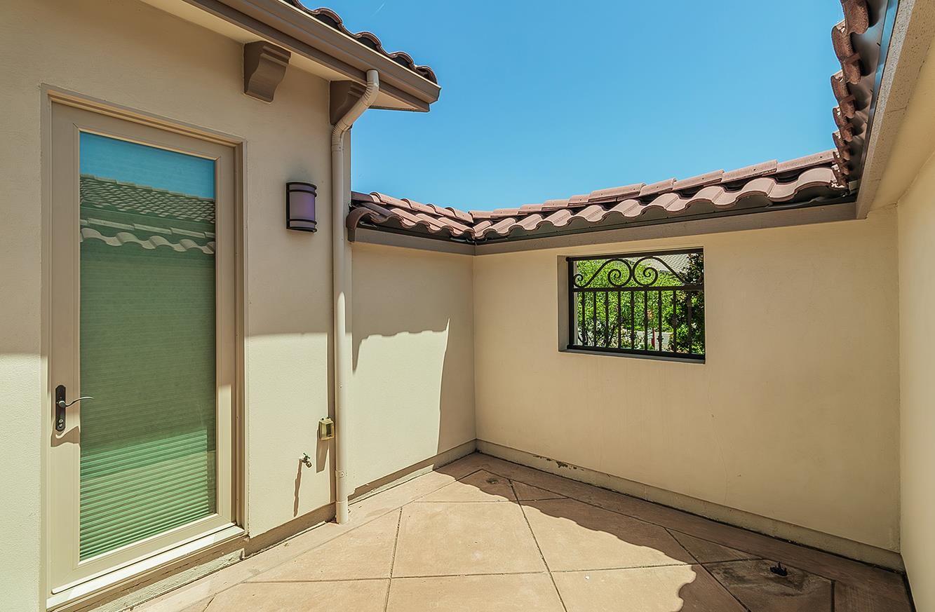 1562 N Empire Ln, Clovis, CA 93619