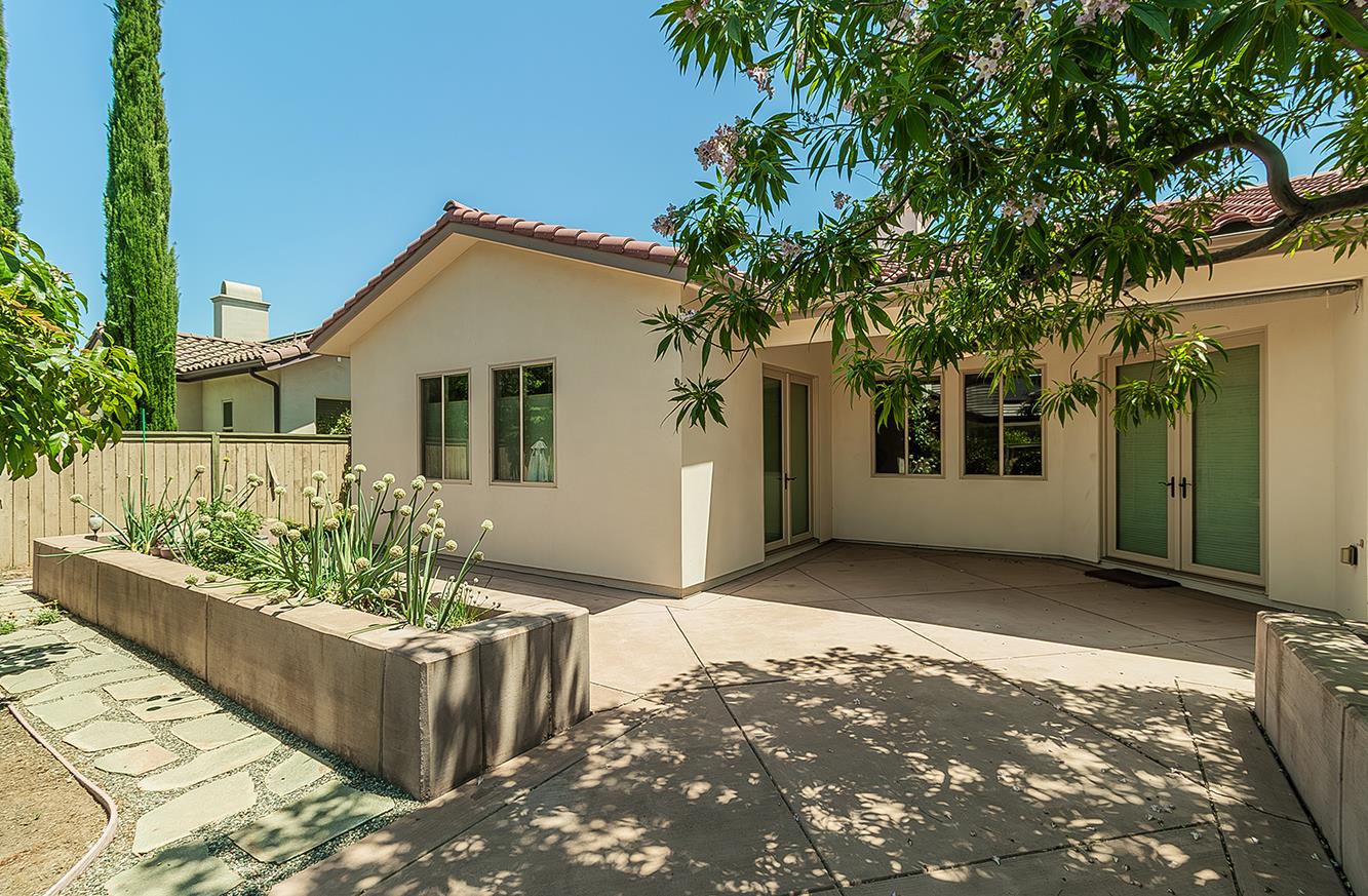 1562 N Empire Ln, Clovis, CA 93619