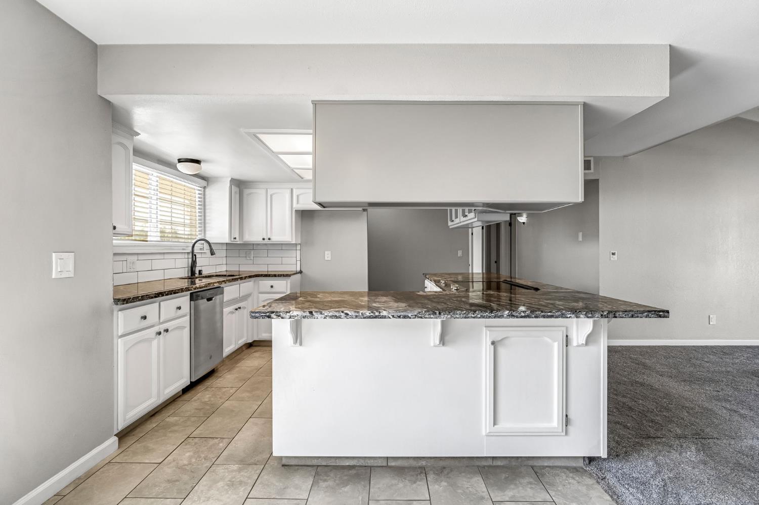 26963 Frisco Way, Madera, CA 93638