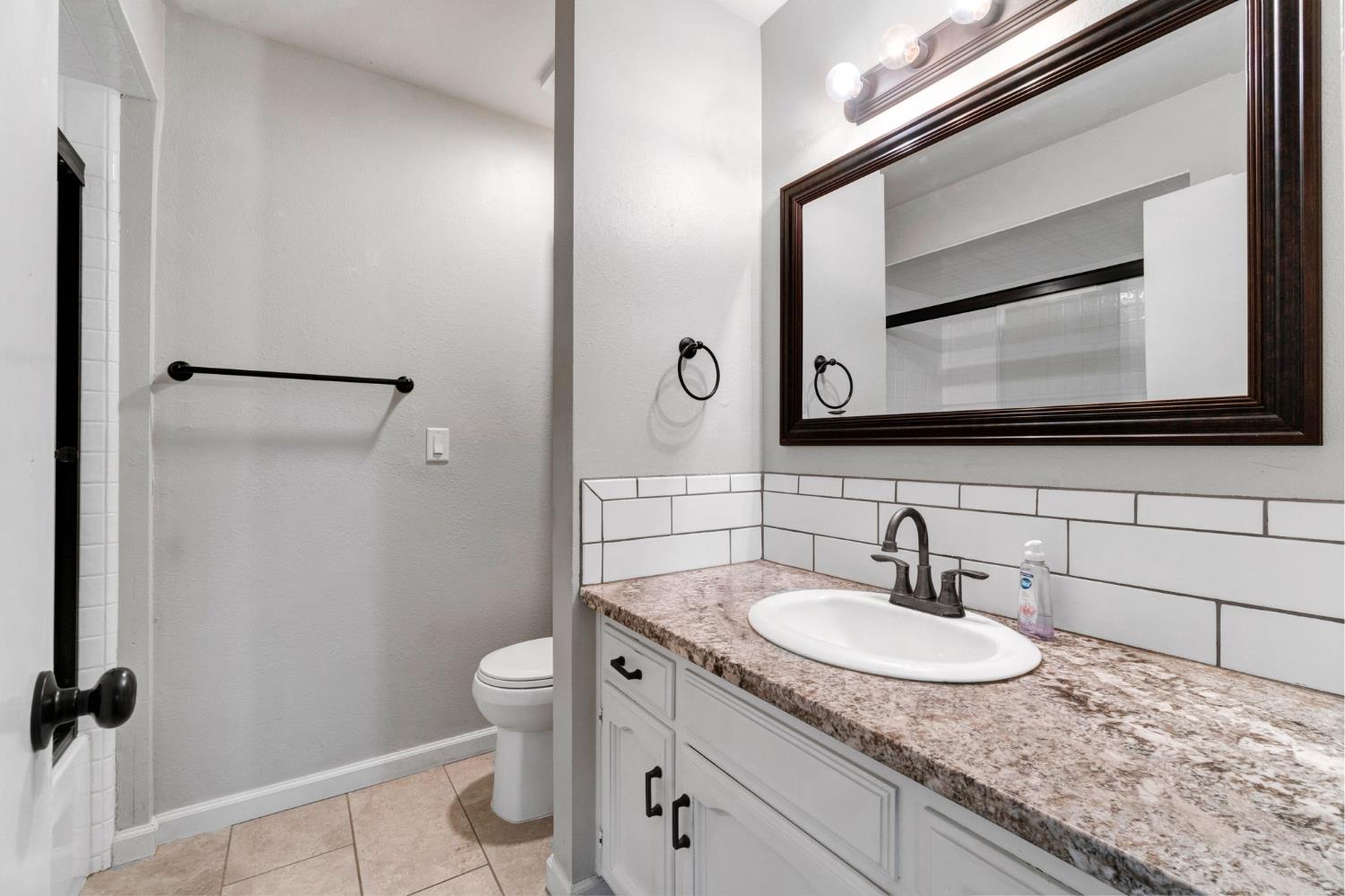 26963 Frisco Way, Madera, CA 93638