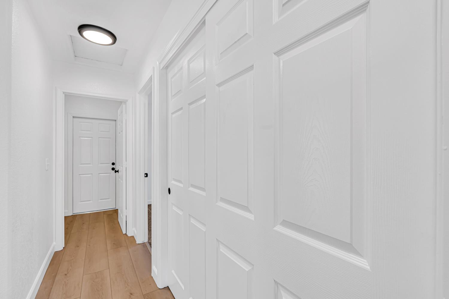 906 Don Medico Dr, Hanford, CA 93230