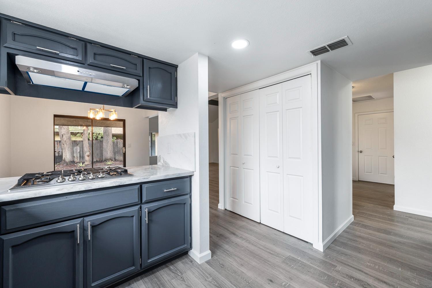 929 Barnett Way, Madera, CA 93637