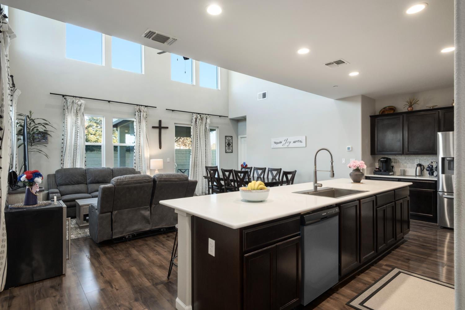 158 Drake St, Madera, CA 93638