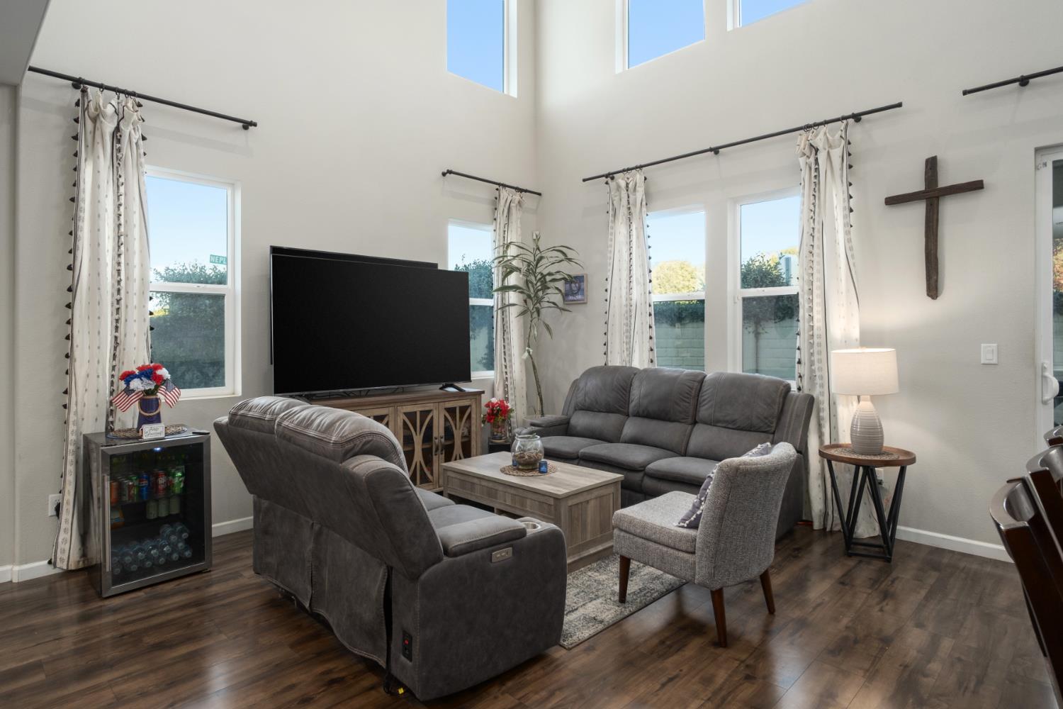 158 Drake St, Madera, CA 93638