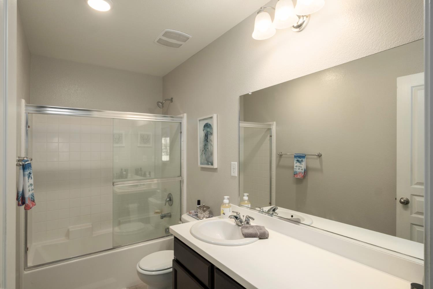 158 Drake St, Madera, CA 93638