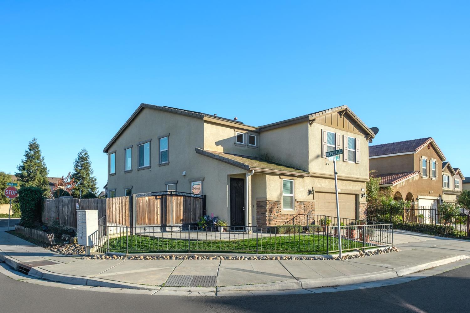 158 Drake St, Madera, CA 93638