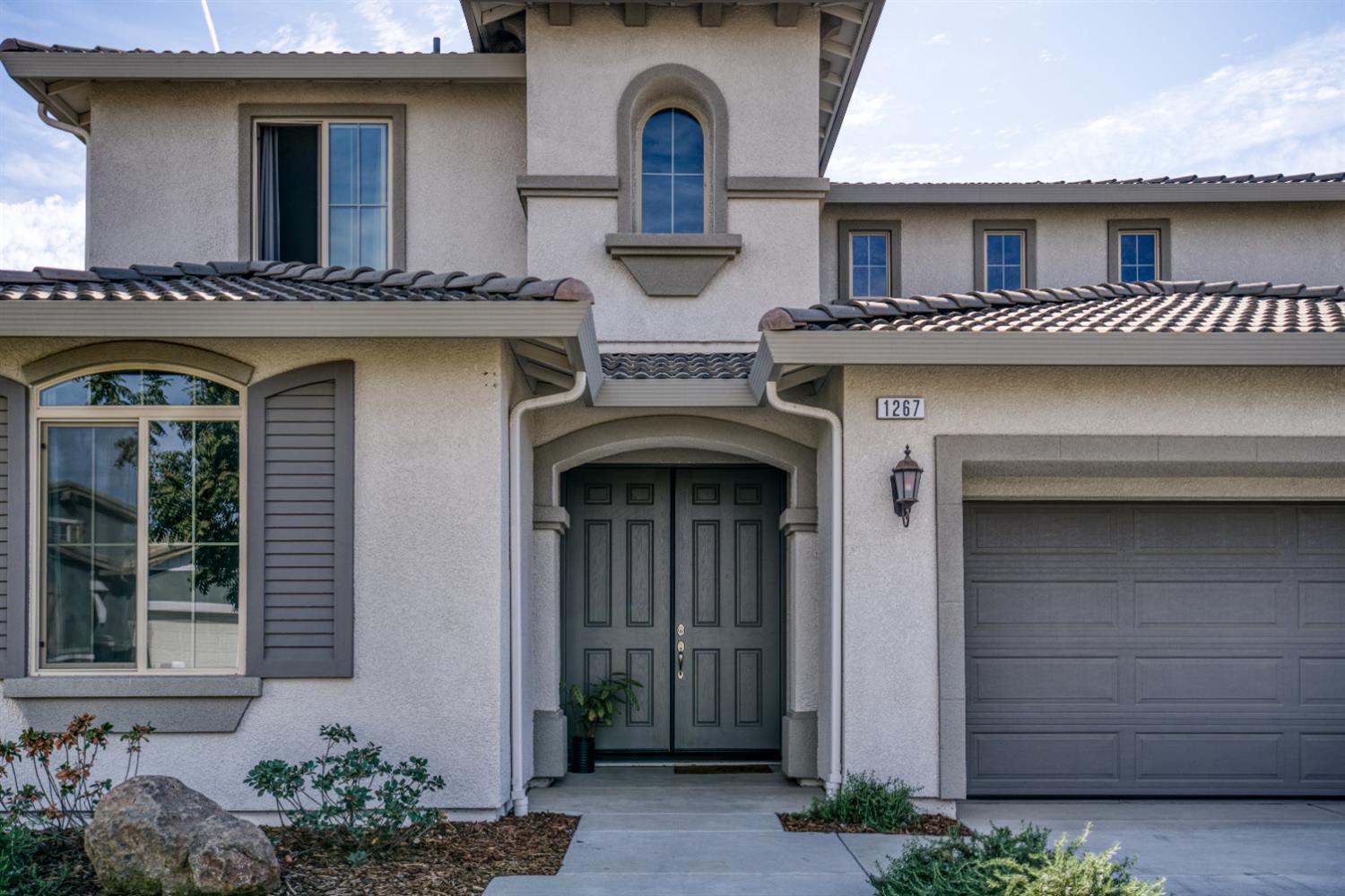 1267 Gold King Place Cir, Dinuba, CA 93618