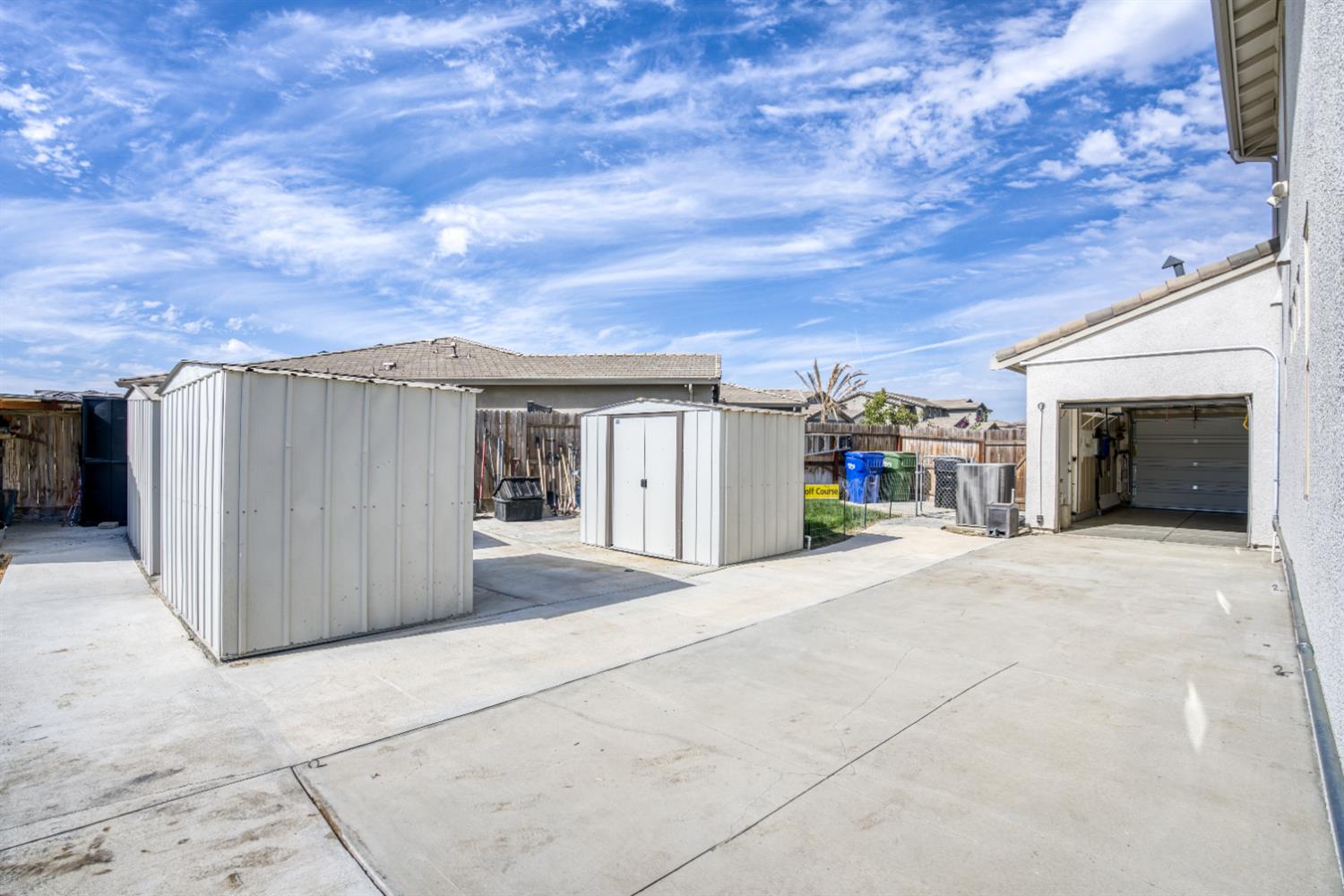 1267 Gold King Place Cir, Dinuba, CA 93618