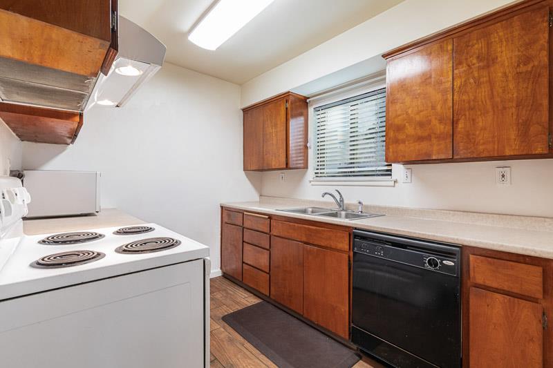 6646 N 3rd St, Fresno, CA 93710