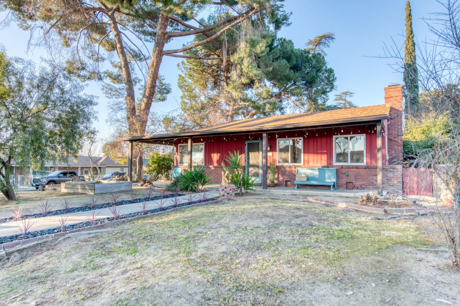 105 Clinton, Fresno, CA 93704