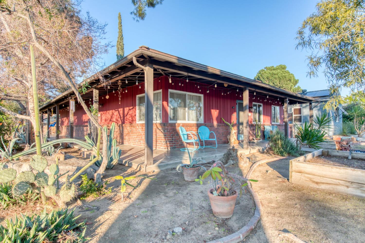 105 Clinton, Fresno, CA 93704