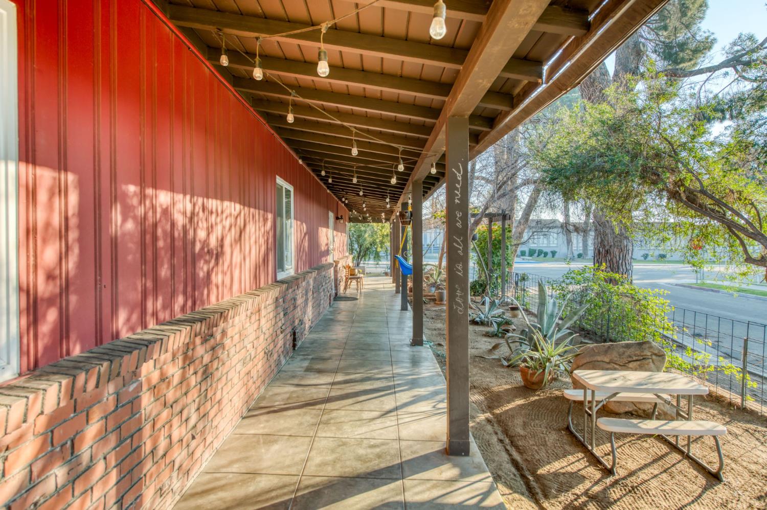 105 Clinton, Fresno, CA 93704