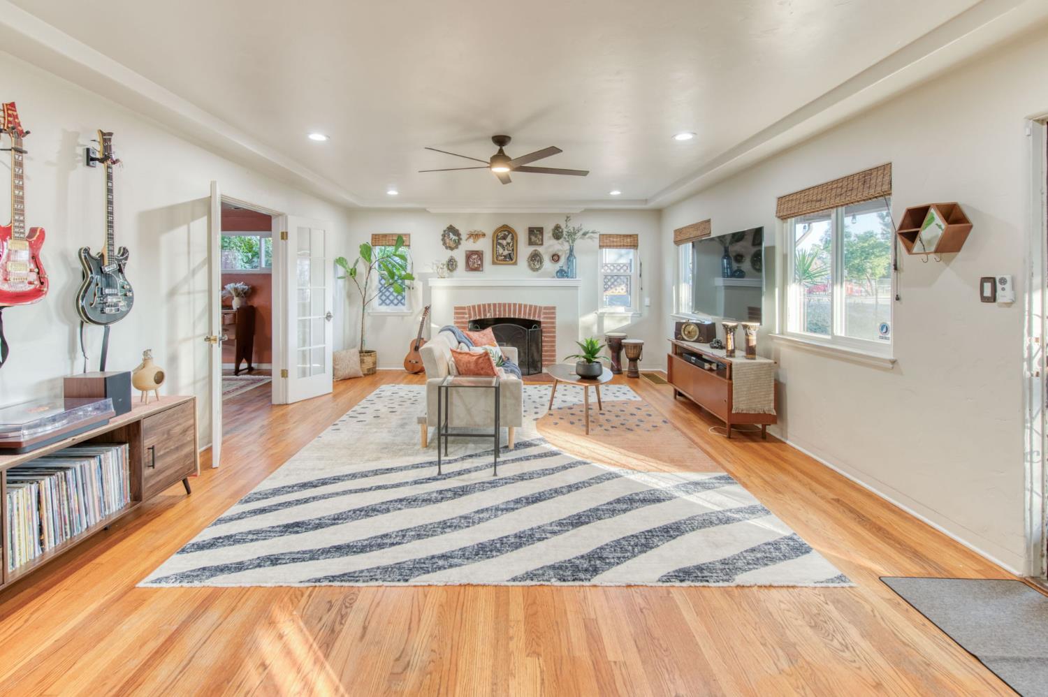 105 Clinton, Fresno, CA 93704