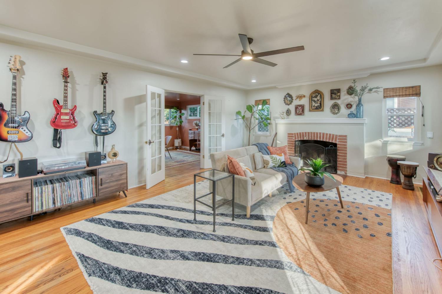 105 Clinton, Fresno, CA 93704