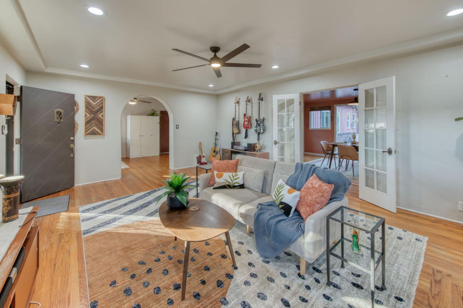 105 Clinton, Fresno, CA 93704