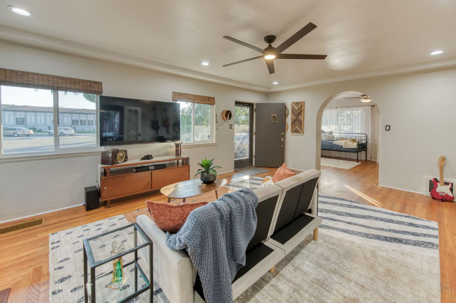 105 Clinton, Fresno, CA 93704