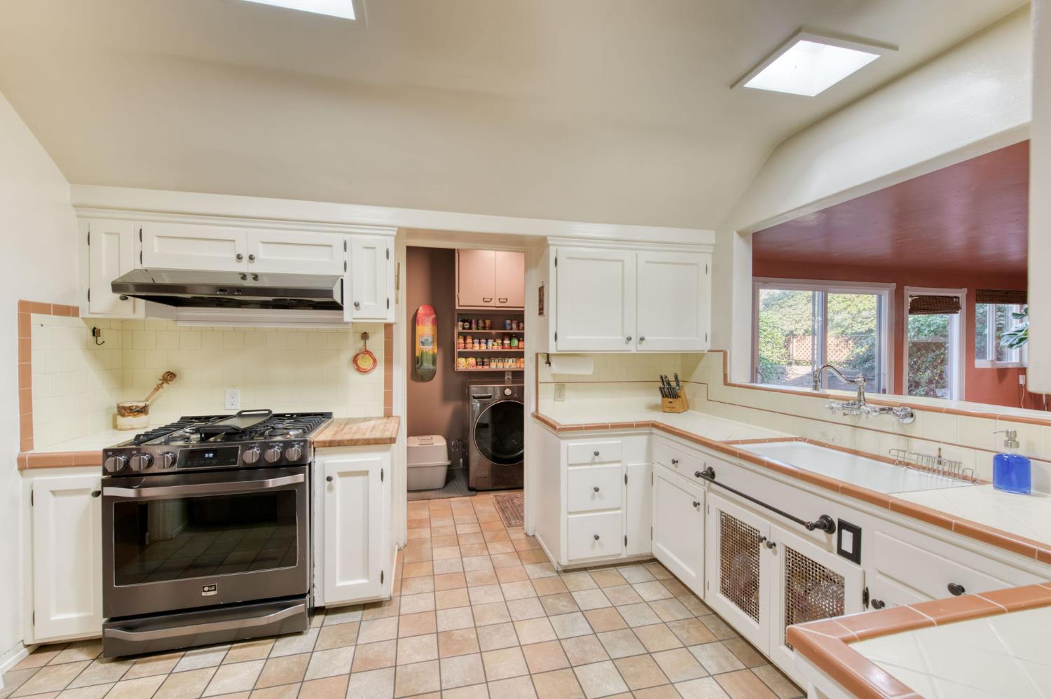 105 Clinton, Fresno, CA 93704