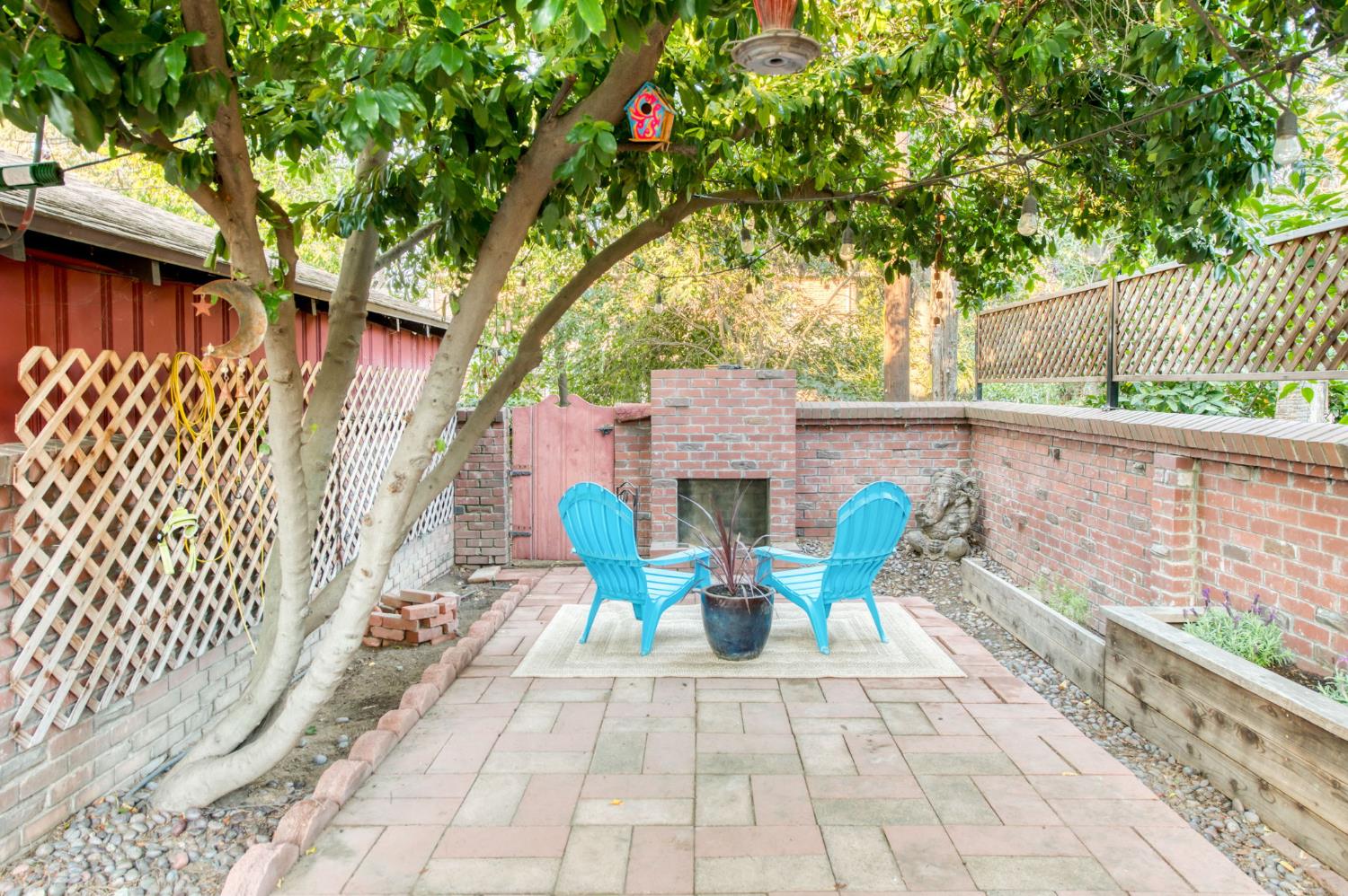 105 Clinton, Fresno, CA 93704