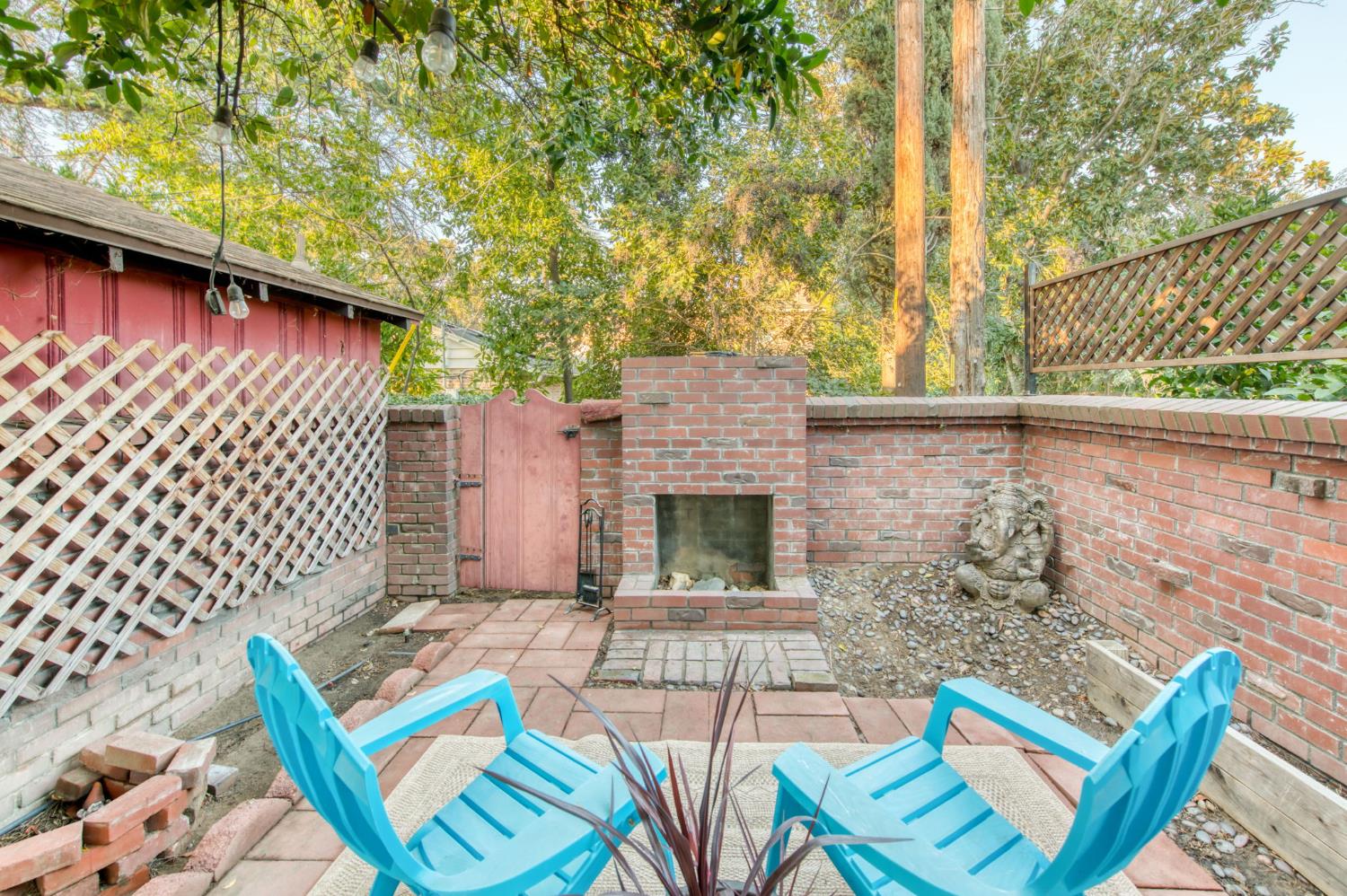 105 Clinton, Fresno, CA 93704