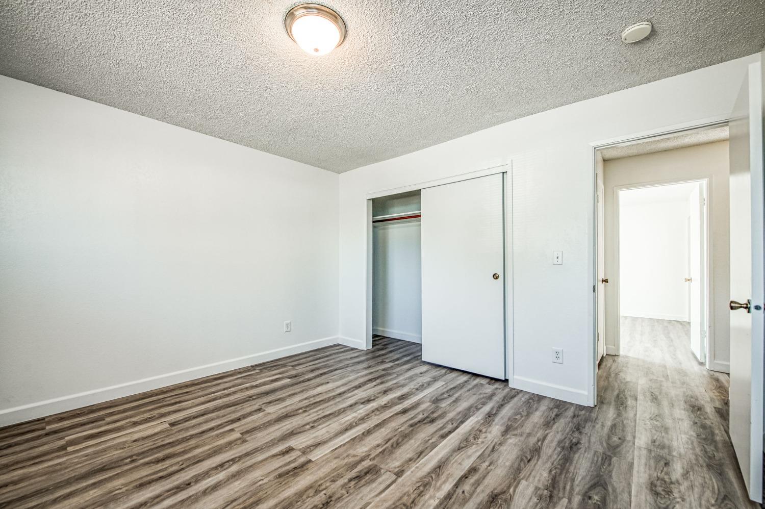 981 N Thorne Ave, Fresno, CA 93728