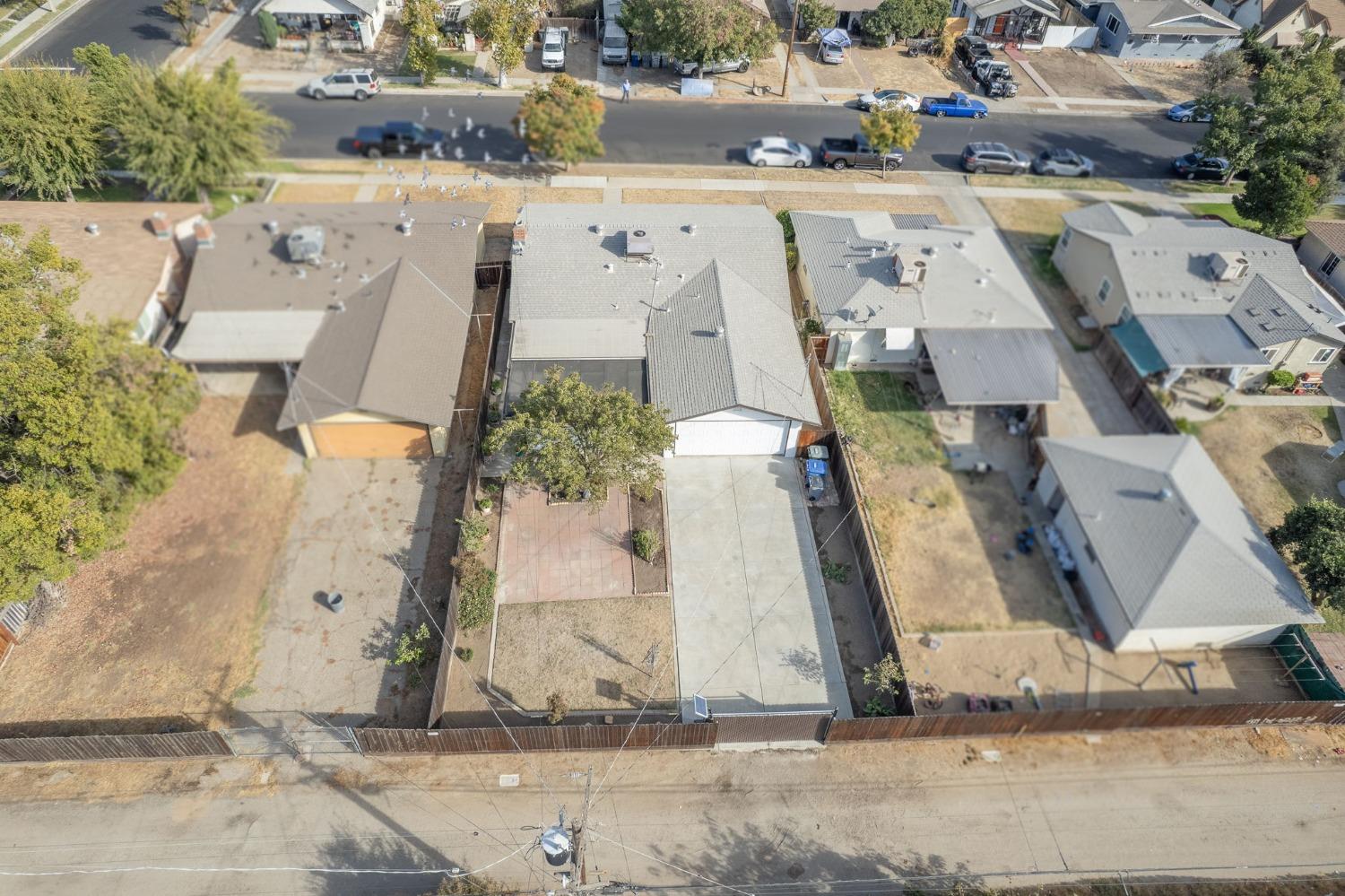 981 N Thorne Ave, Fresno, CA 93728