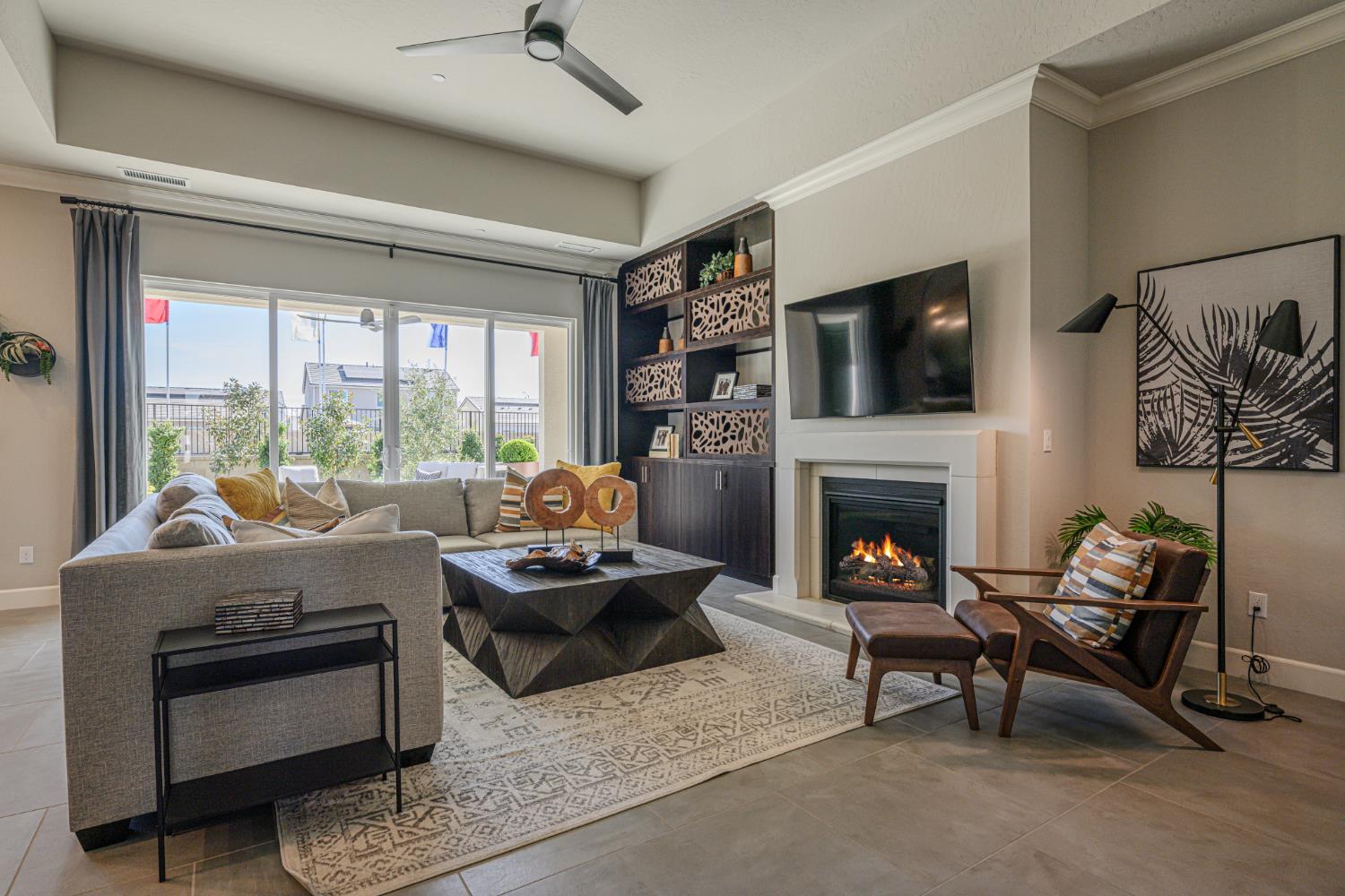 2071 N Rogers Lane, Clovis, CA 93619