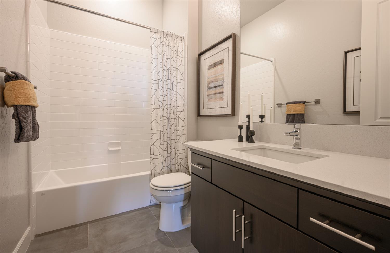 2071 N Rogers Lane, Clovis, CA 93619