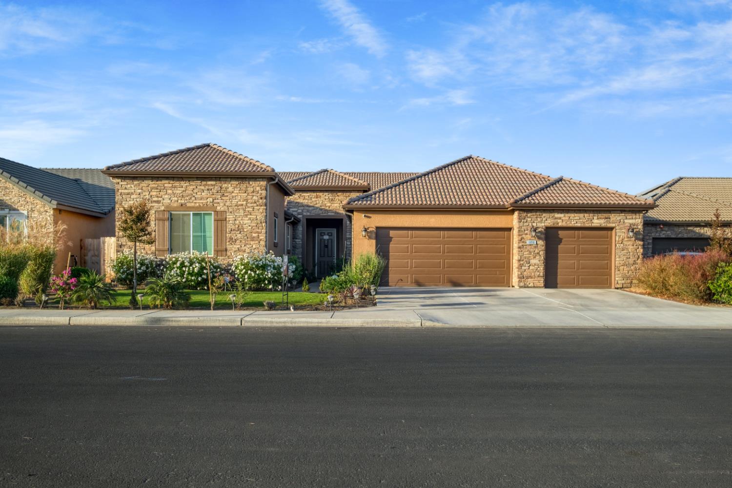 1890 Tamworth Ave, Tulare, CA 93274