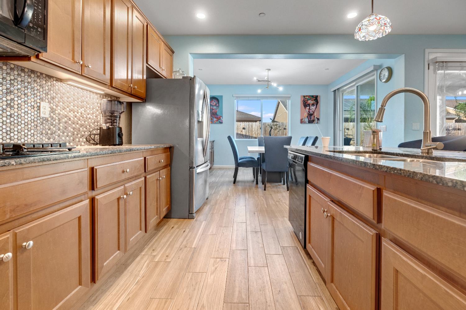 1890 Tamworth Ave, Tulare, CA 93274