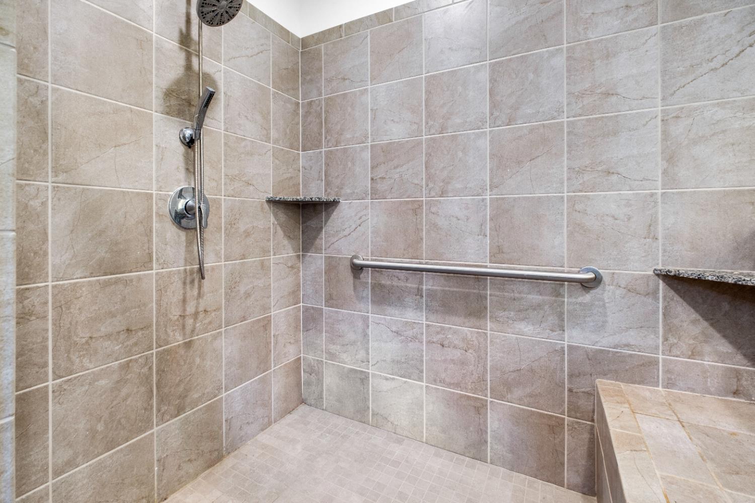 1890 Tamworth Ave, Tulare, CA 93274