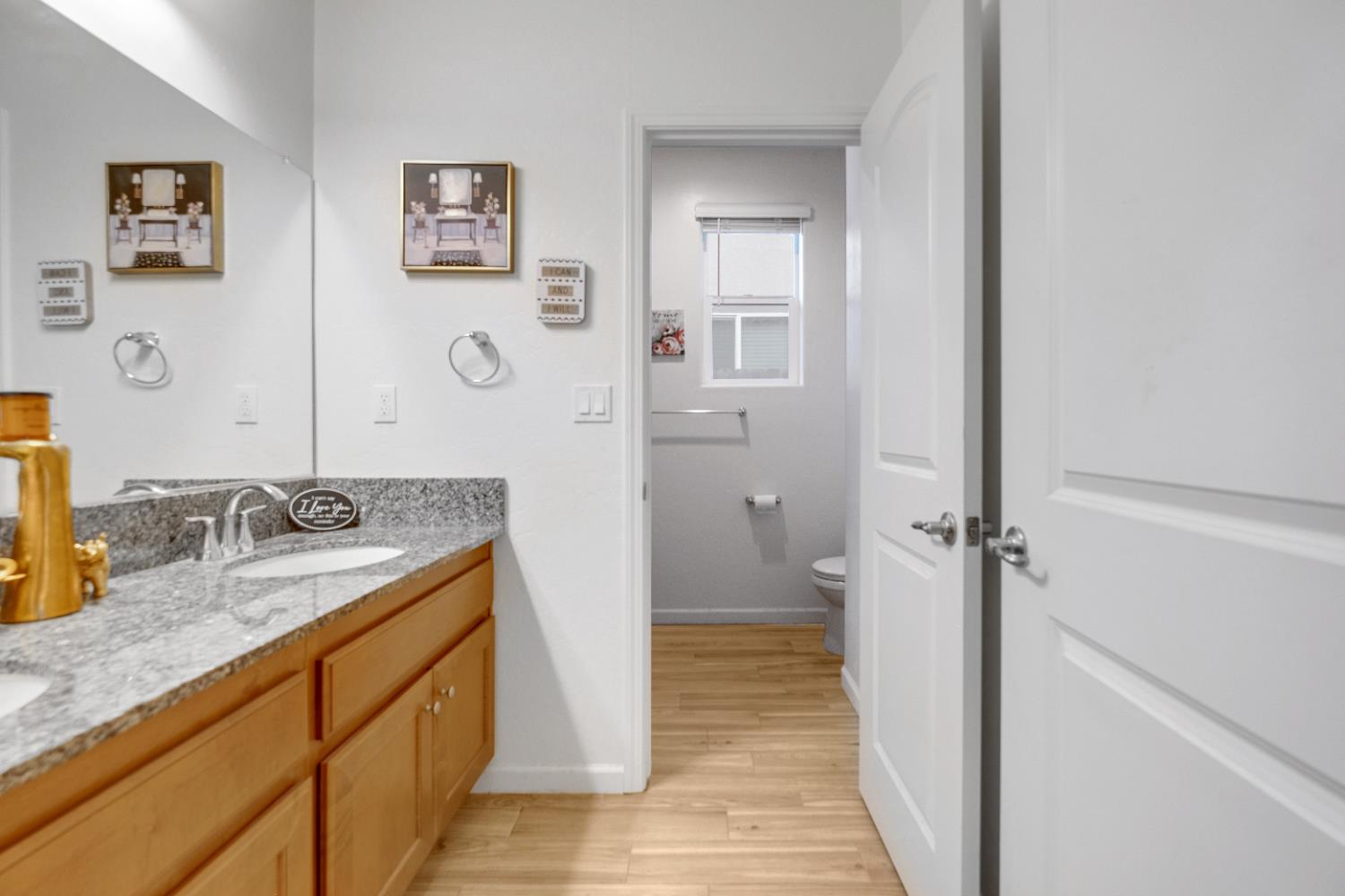 1890 Tamworth Ave, Tulare, CA 93274