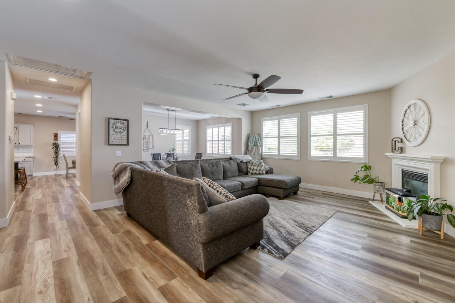 3129 3129 Ashcroft Avenue, Clovis, CA 93619