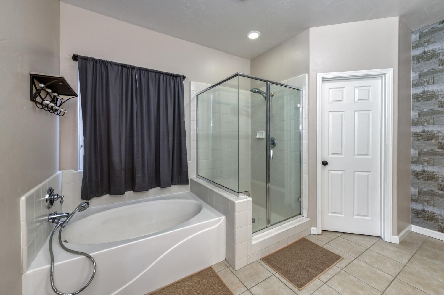 3129 3129 Ashcroft Avenue, Clovis, CA 93619