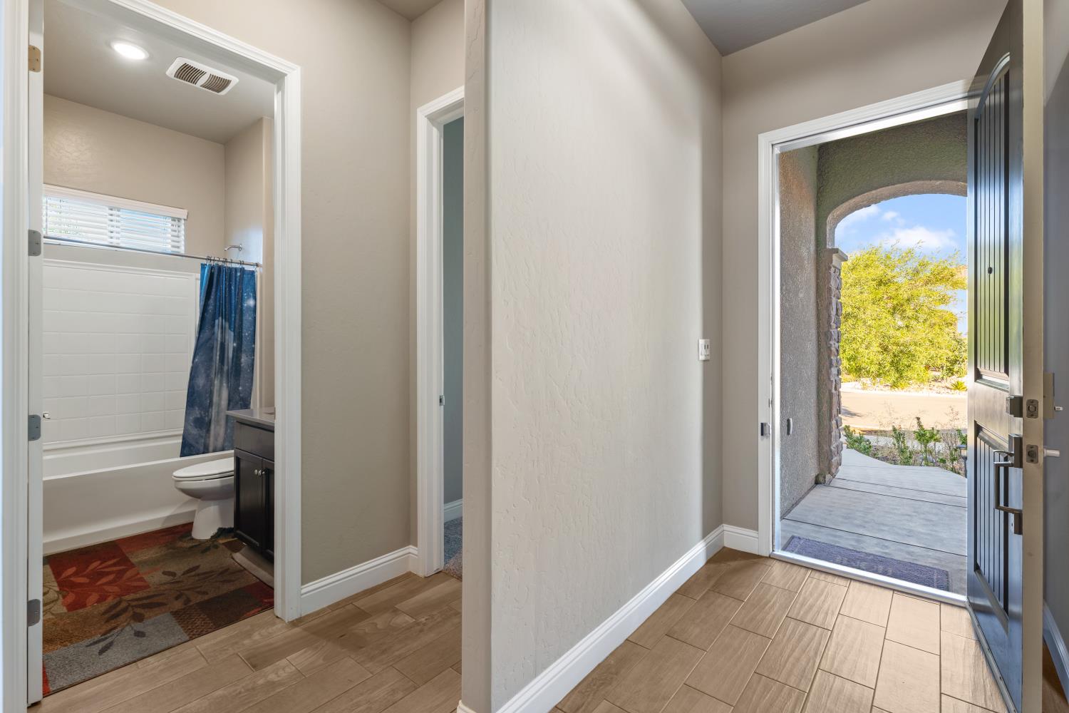 2871 N Cypress Ave, Fresno, CA 93727