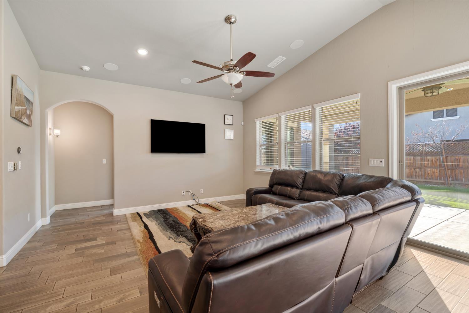 2871 N Cypress Ave, Fresno, CA 93727