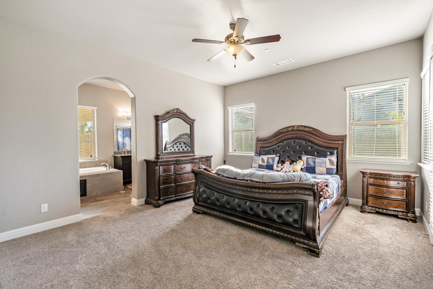 2871 N Cypress Ave, Fresno, CA 93727