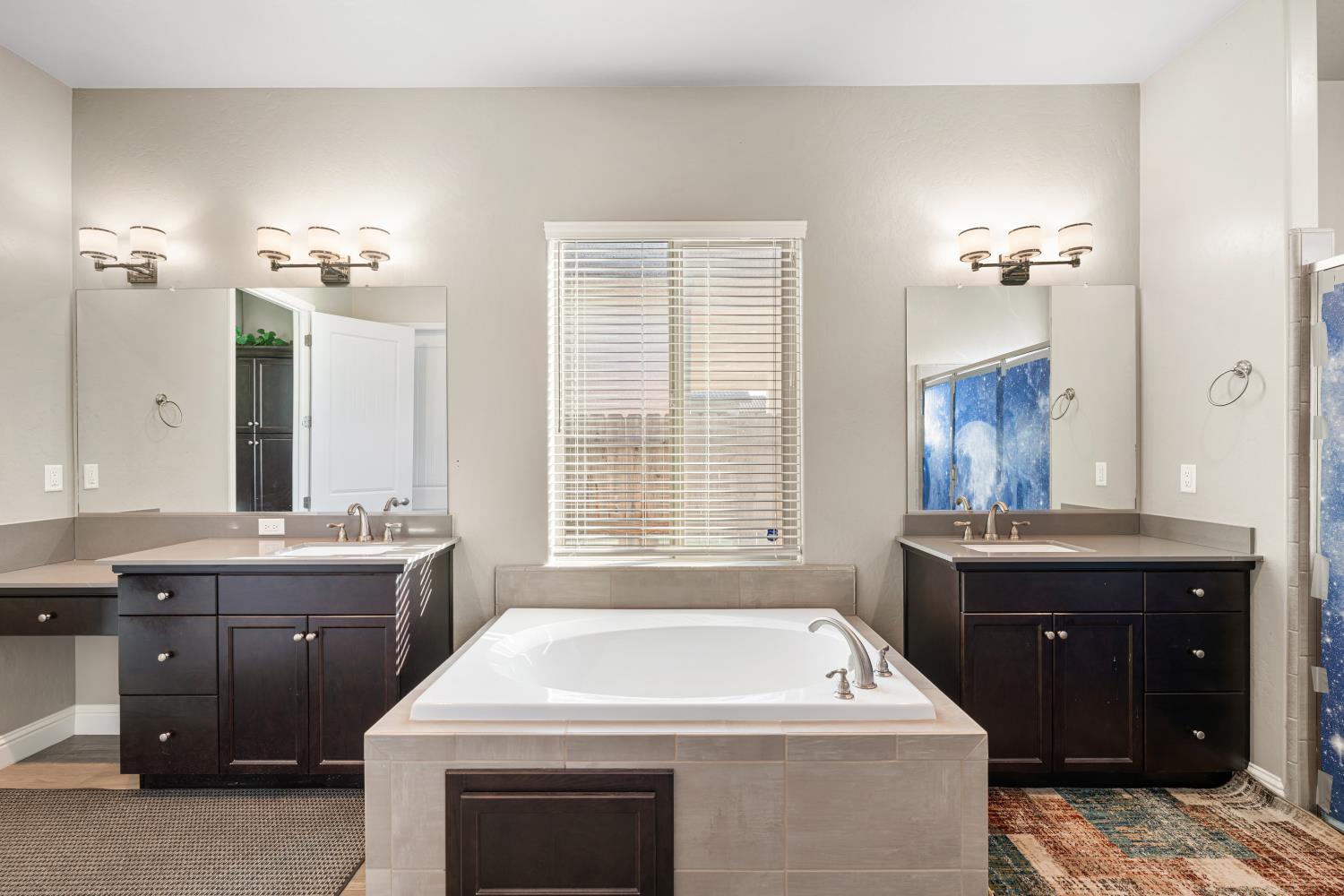 2871 N Cypress Ave, Fresno, CA 93727