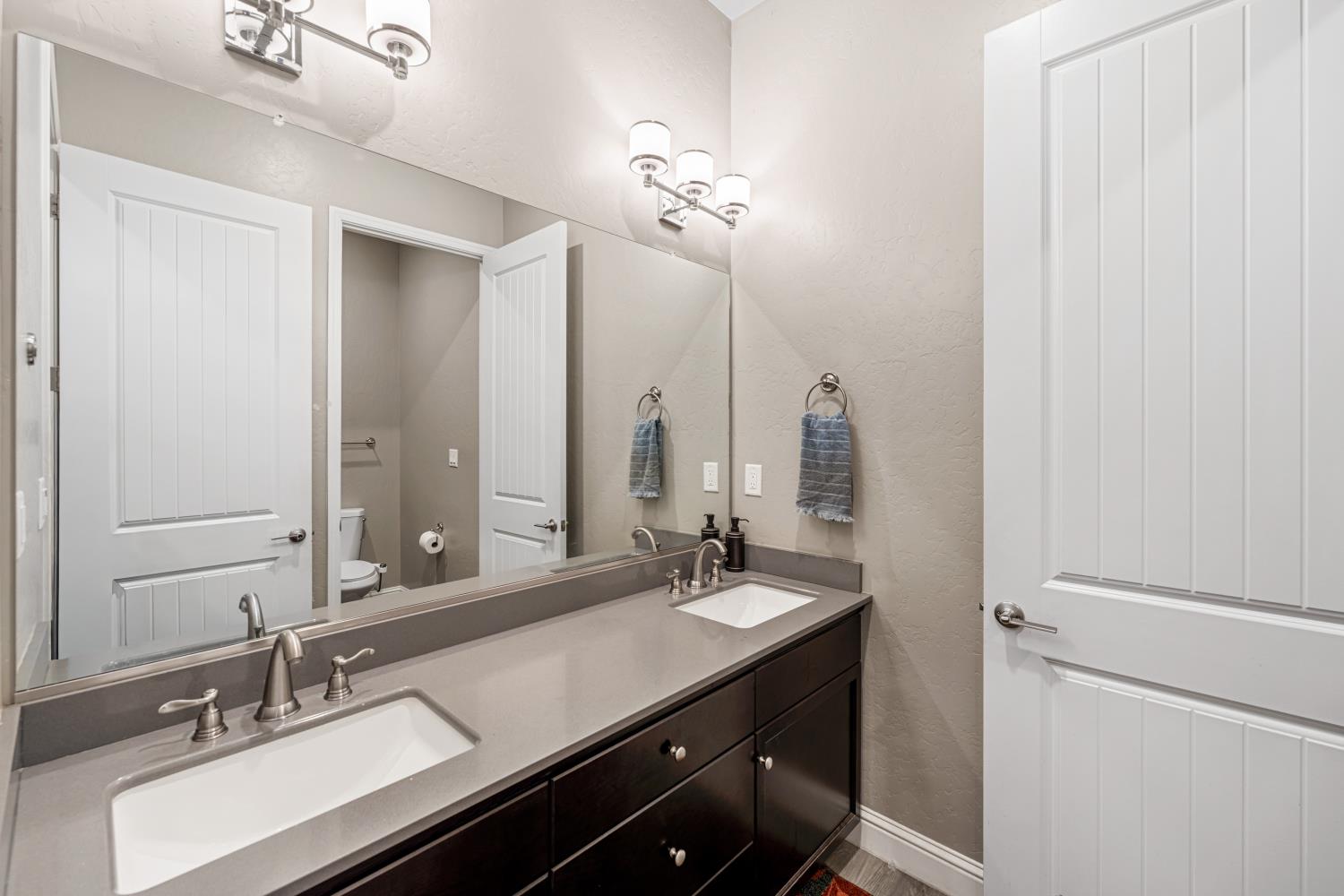 2871 N Cypress Ave, Fresno, CA 93727