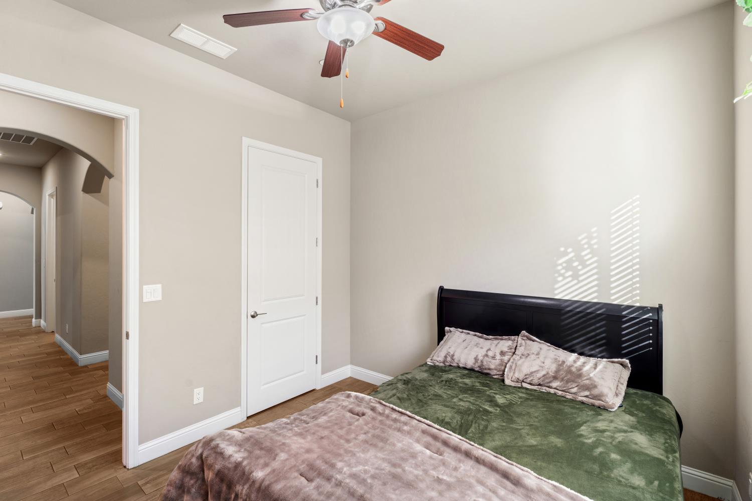 2871 N Cypress Ave, Fresno, CA 93727