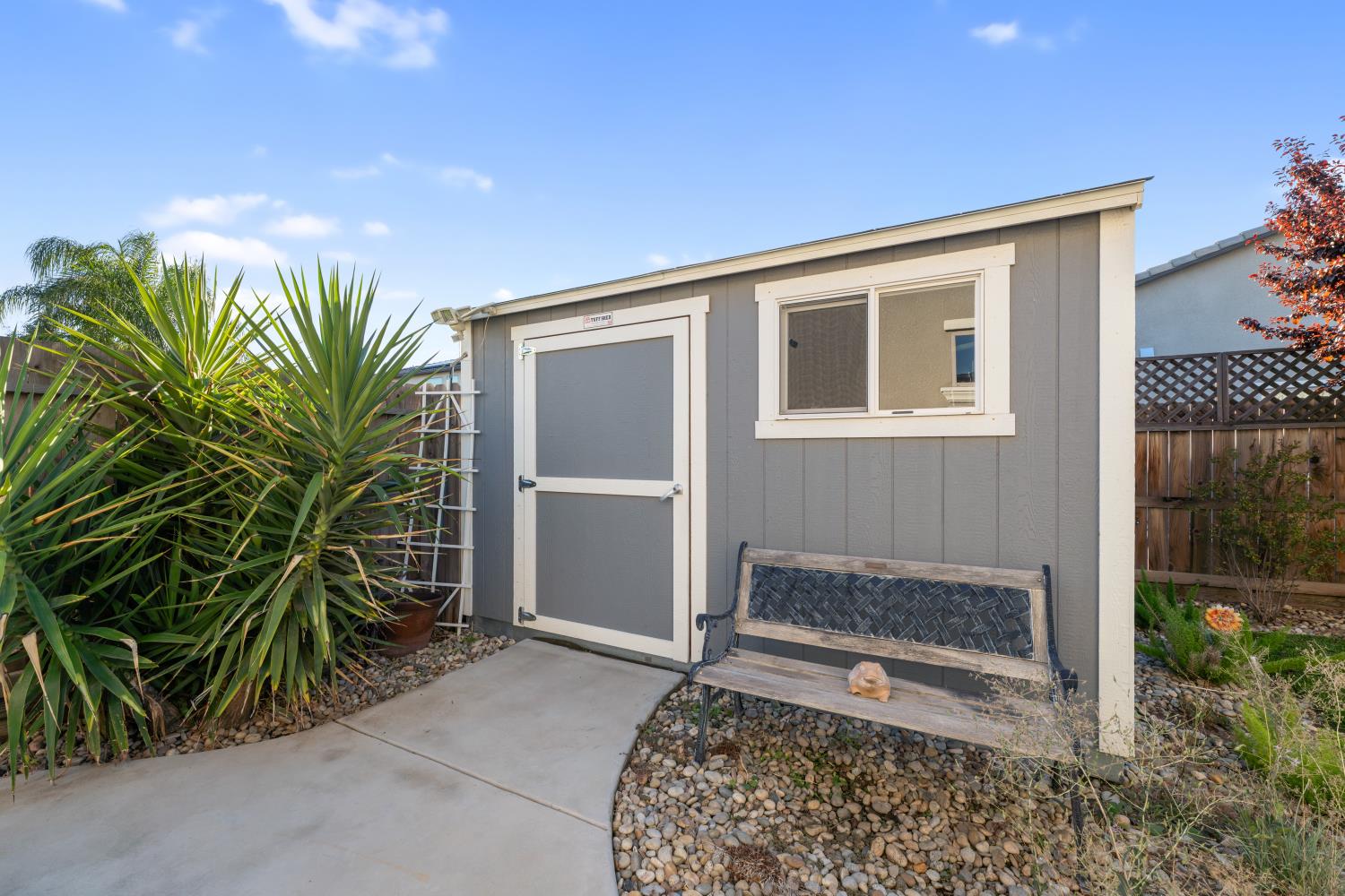 2871 N Cypress Ave, Fresno, CA 93727