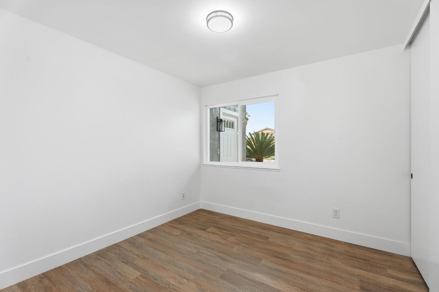 5813 Lenz Ct, Bakersfield, CA 93307