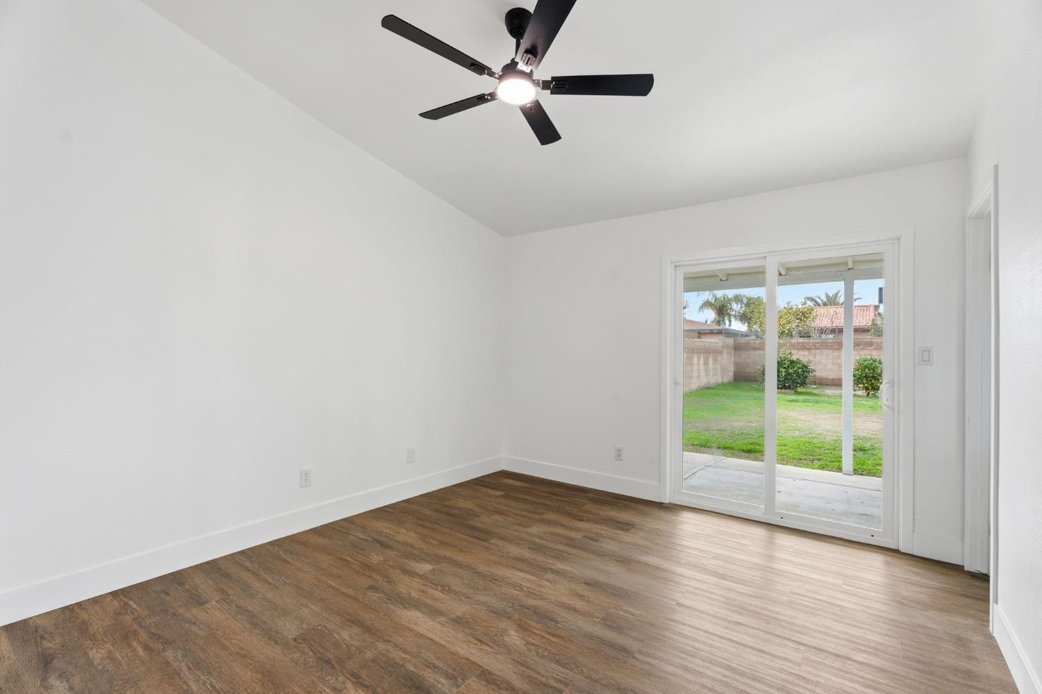 5813 Lenz Ct, Bakersfield, CA 93307