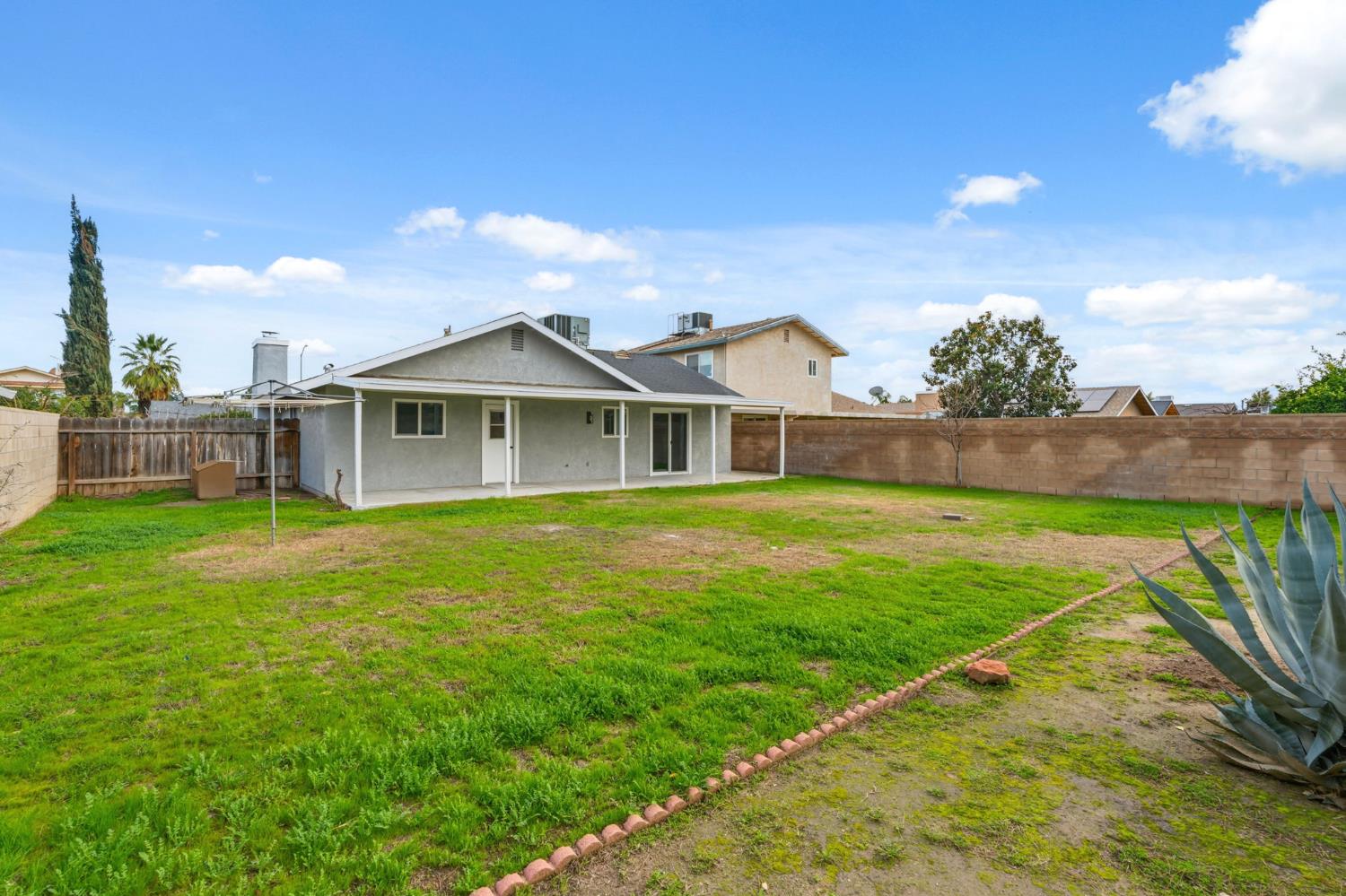 5813 Lenz Ct, Bakersfield, CA 93307