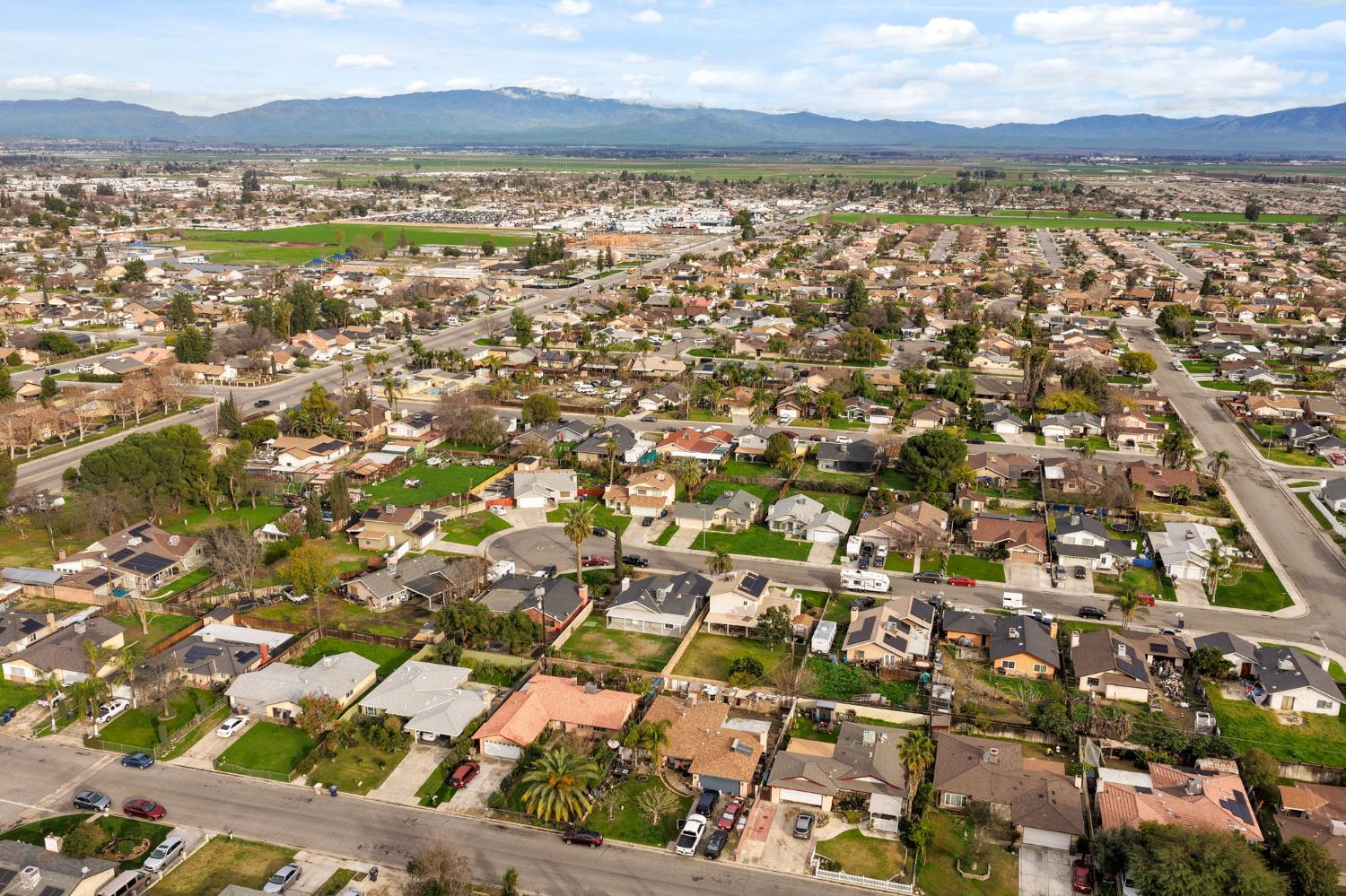 5813 Lenz Ct, Bakersfield, CA 93307