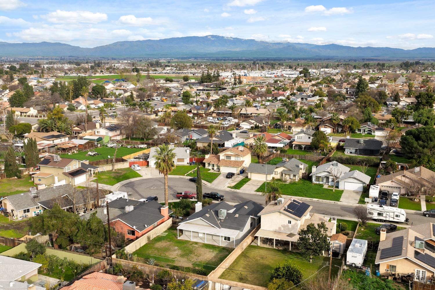 5813 Lenz Ct, Bakersfield, CA 93307