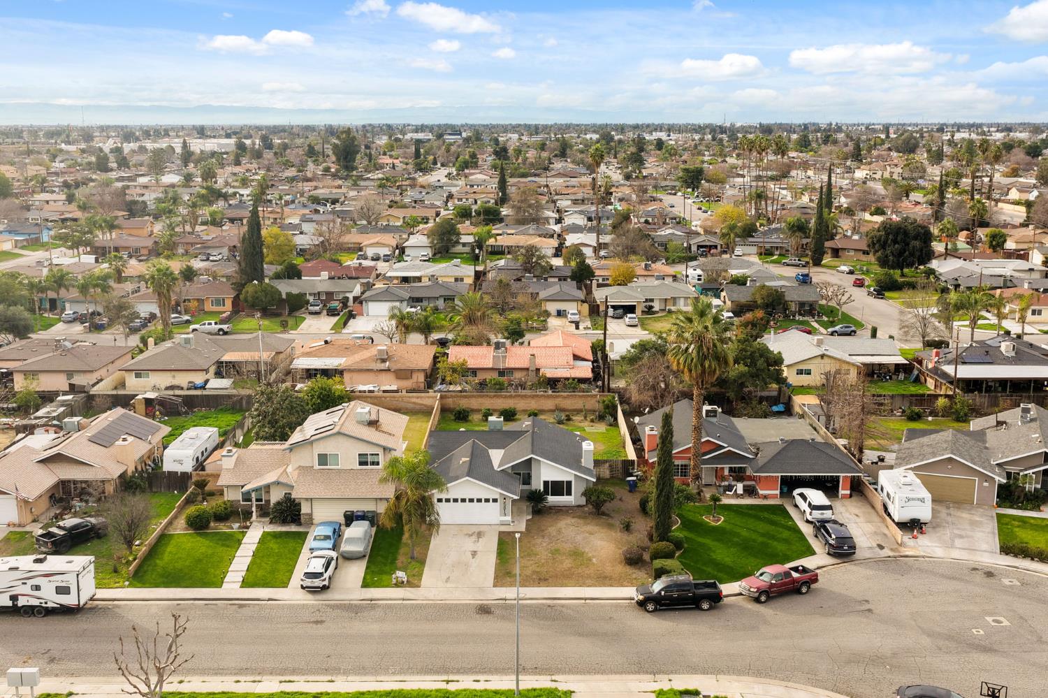 5813 Lenz Ct, Bakersfield, CA 93307