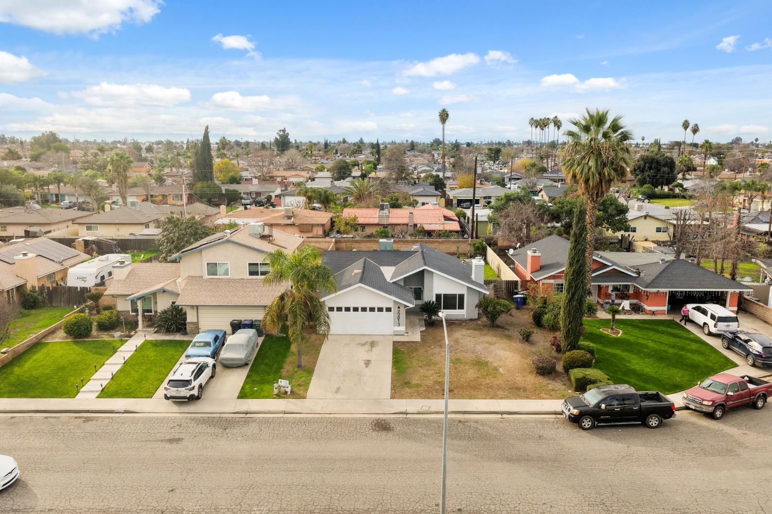 5813 Lenz Ct, Bakersfield, CA 93307