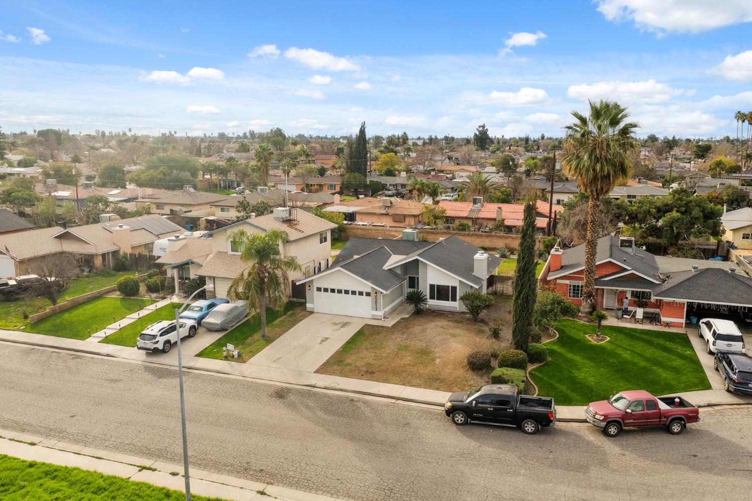 5813 Lenz Ct, Bakersfield, CA 93307