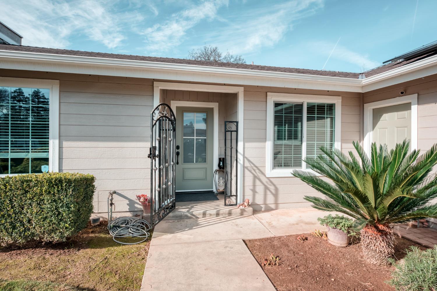 6251 N Gilroy Ave, Fresno, CA 93722